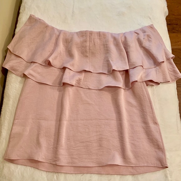 Express off the shoulder top - Picture 3 of 3